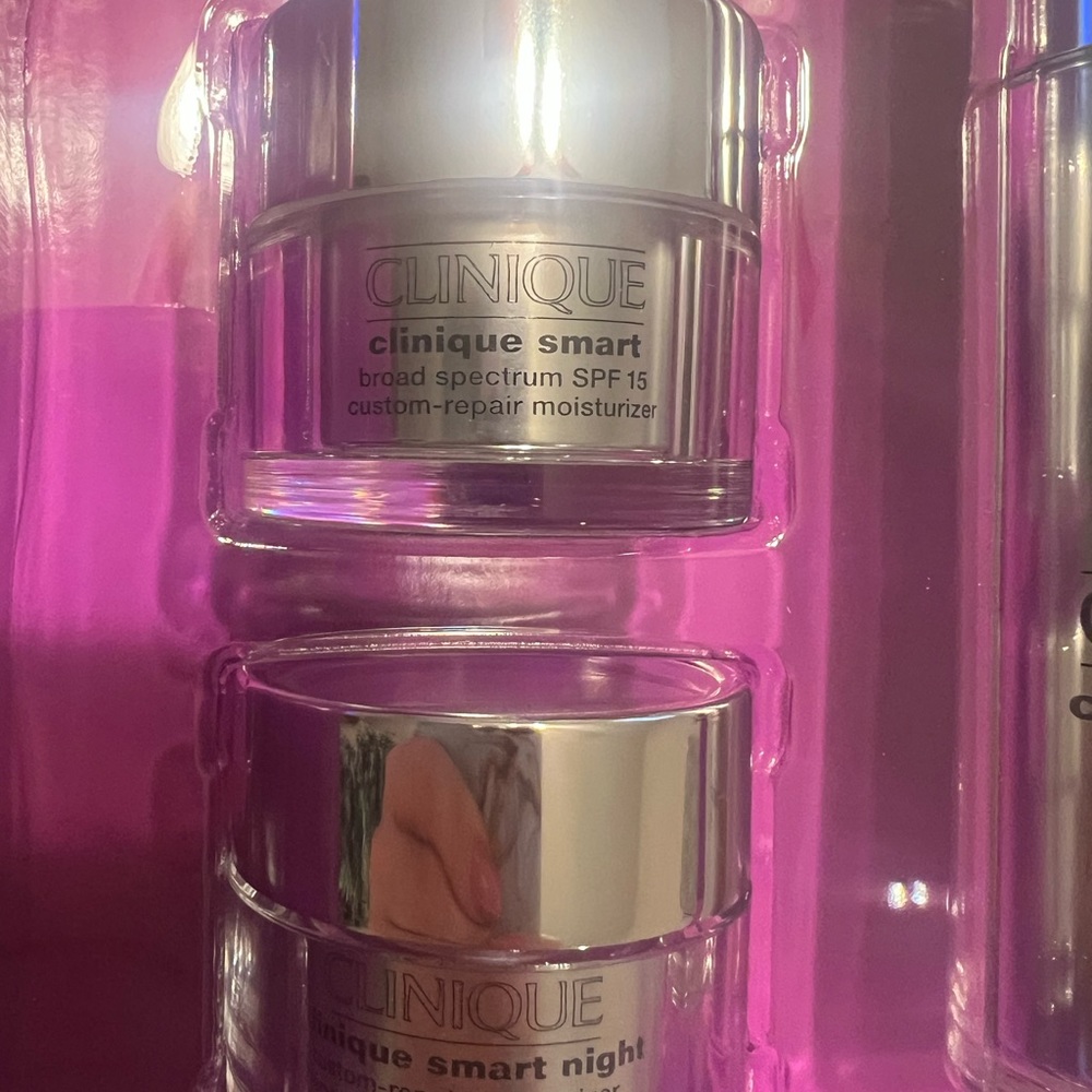 Clinique de-aging experts gift set smart custom repair serum moisturizer, serum - Picture 4 of 8